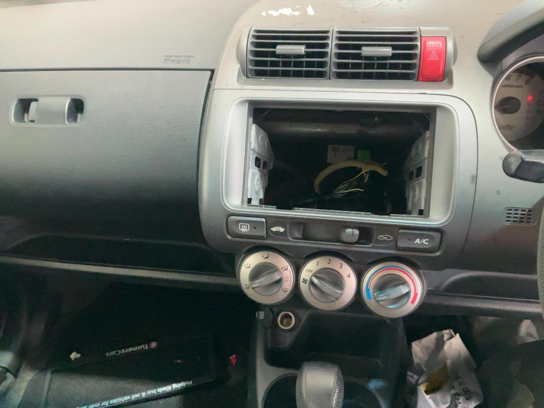 Photo '28' of Honda FIT