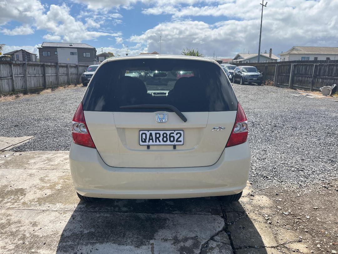 Photo '6' of Honda FIT Photo '6' of Honda FIT