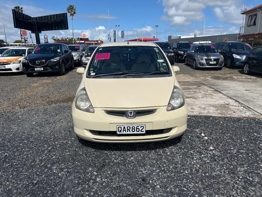 Photo '2' of Honda FIT Photo '2' of Honda FIT