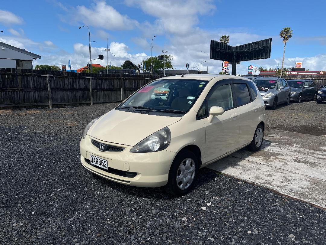 Photo '3' of Honda FIT Photo '3' of Honda FIT