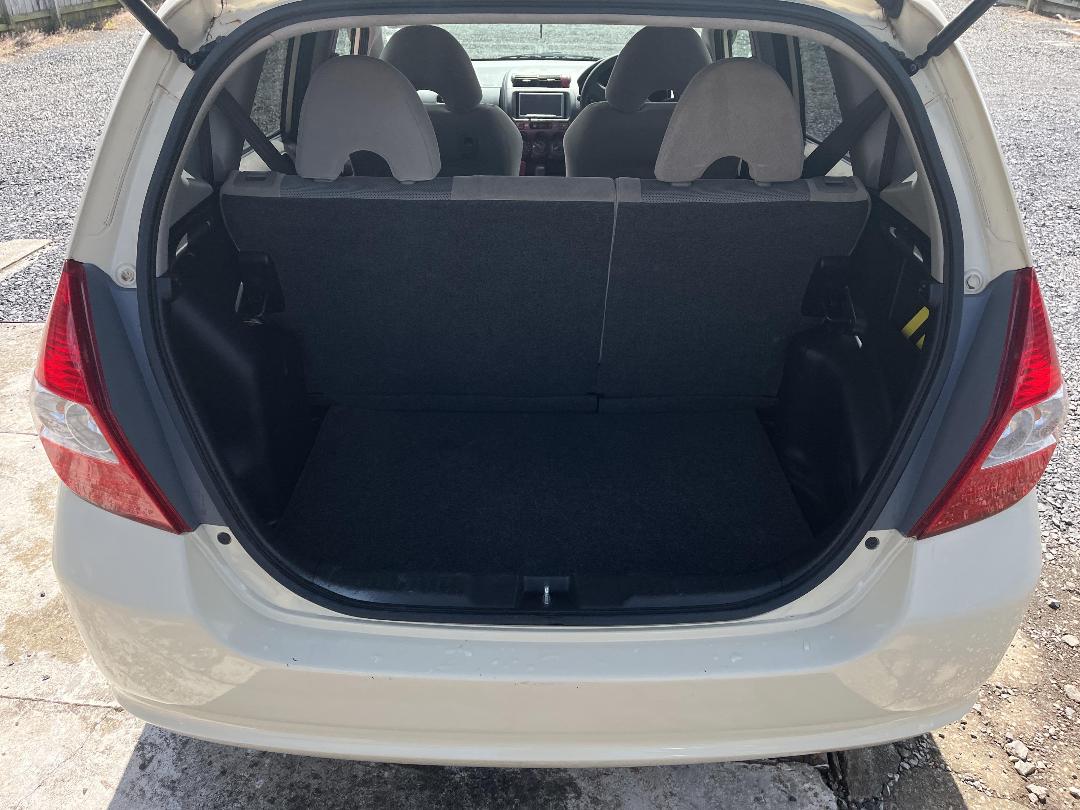 Photo '8' of Honda FIT Photo '8' of Honda FIT