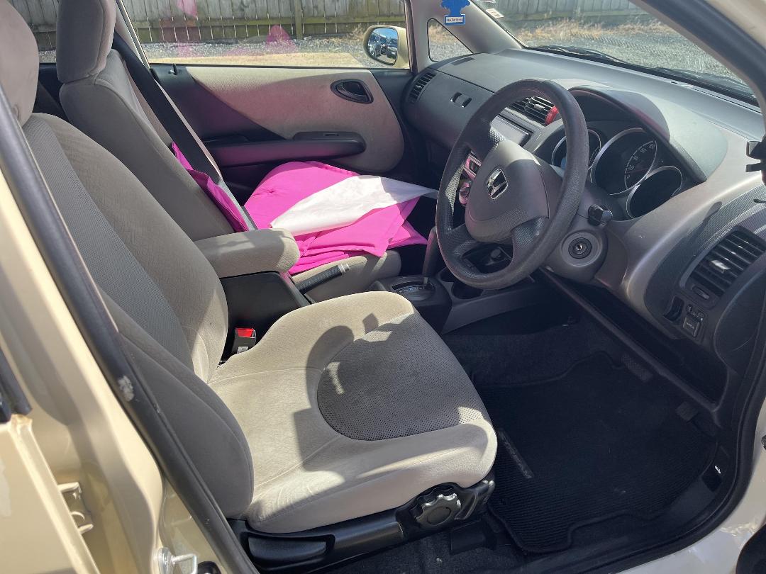 Photo '10' of Honda FIT Photo '10' of Honda FIT