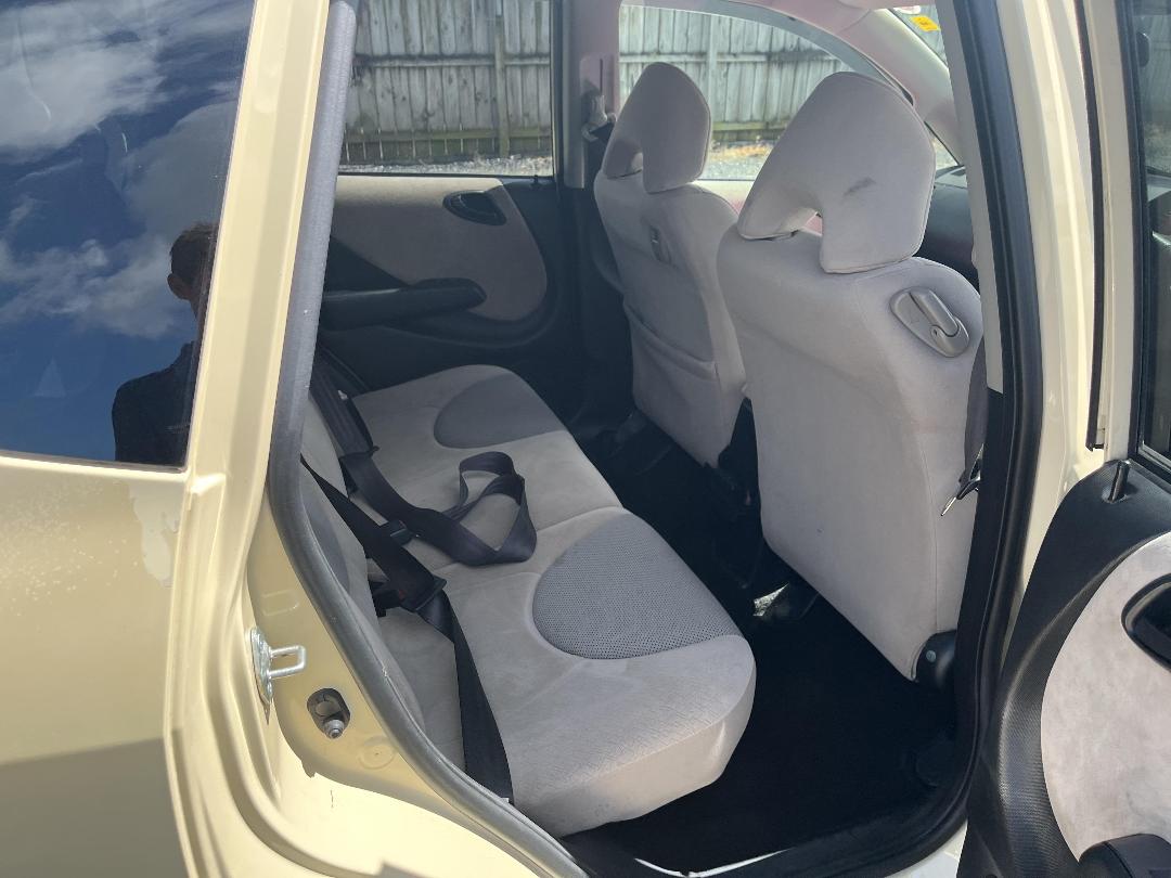 Photo '14' of Honda FIT Photo '14' of Honda FIT