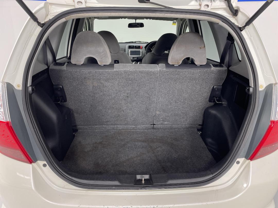 Photo '12' of Honda FIT Photo '12' of Honda FIT