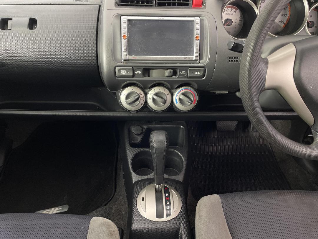 Photo '16' of Honda FIT Photo '16' of Honda FIT