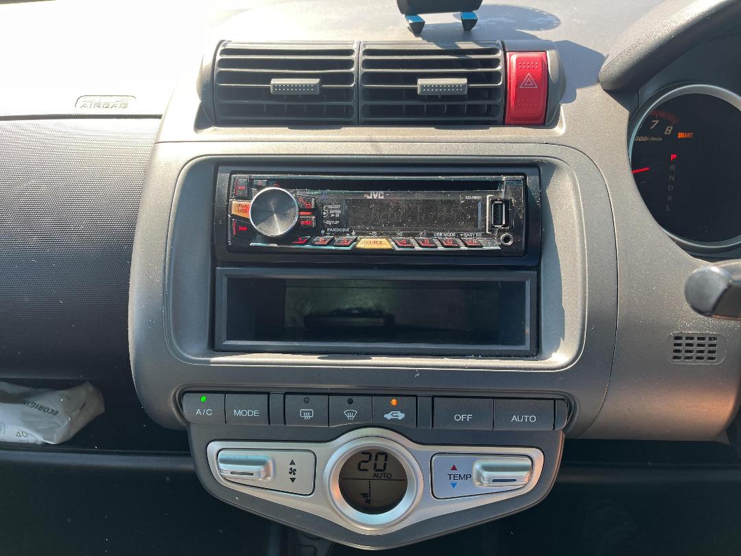 Photo '17' of Honda FIT