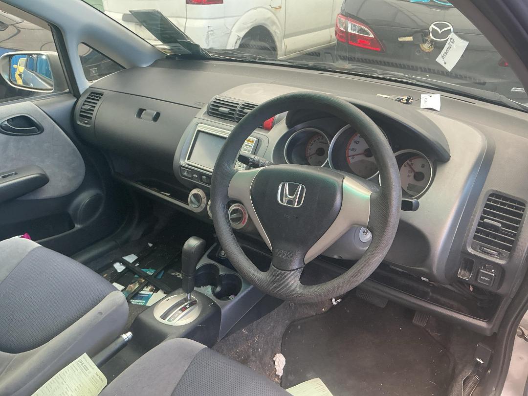 Photo '20' of Honda FIT Photo '20' of Honda FIT