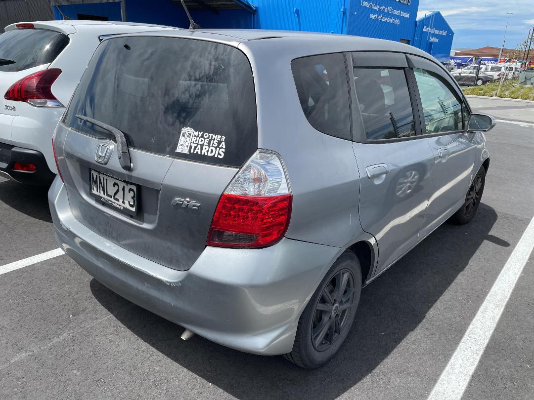 Photo '6' of Honda FIT