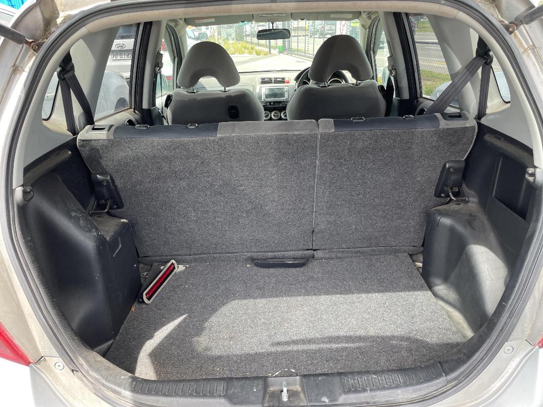 Photo '12' of Honda FIT