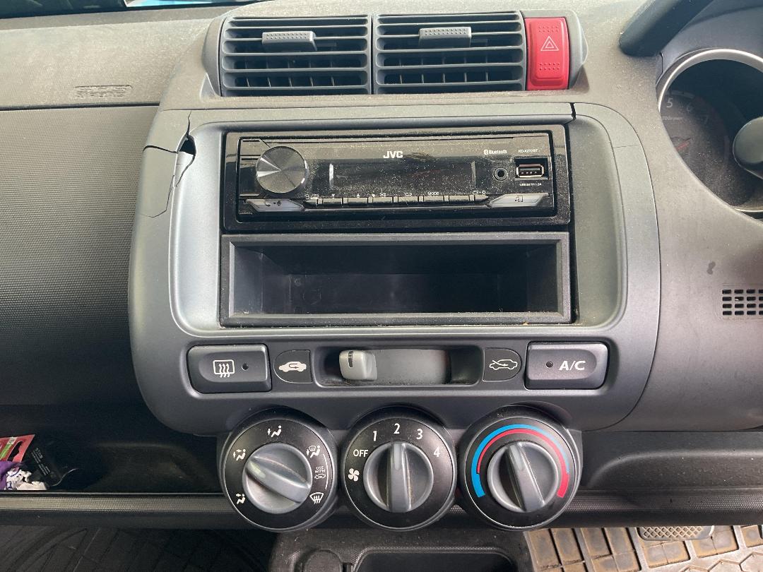 Photo '10' of Honda FIT Photo '10' of Honda FIT