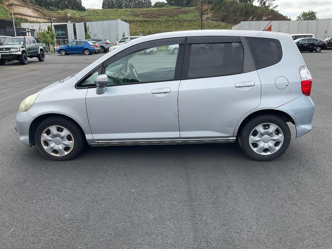 Photo '6' of Honda FIT