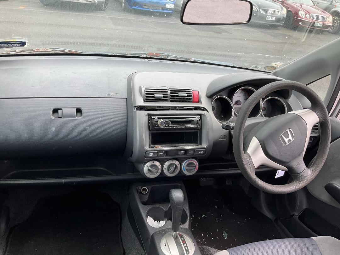 Photo '17' of Honda FIT