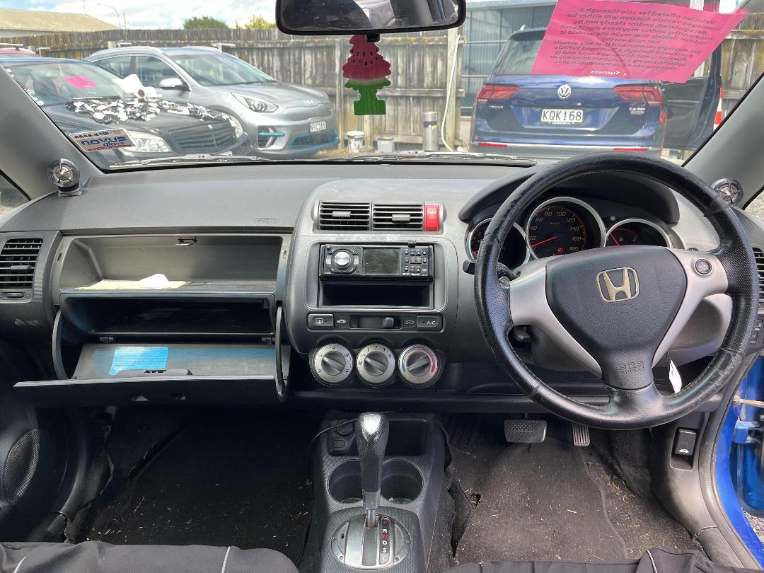 Photo '15' of Honda FIT