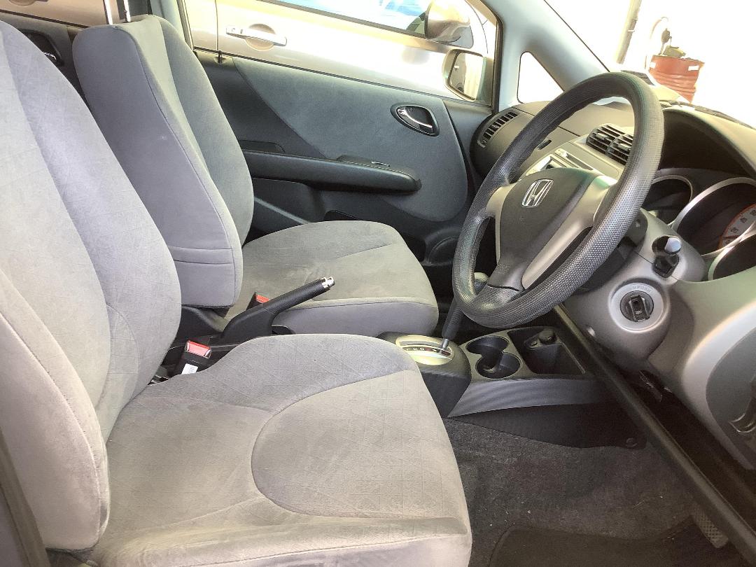 Photo '10' of Honda FIT Photo '10' of Honda FIT