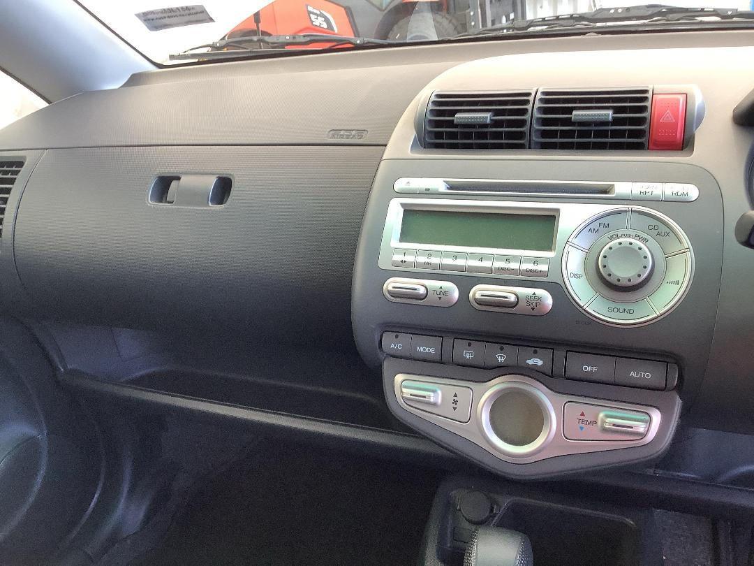 Photo '17' of Honda FIT Photo '17' of Honda FIT