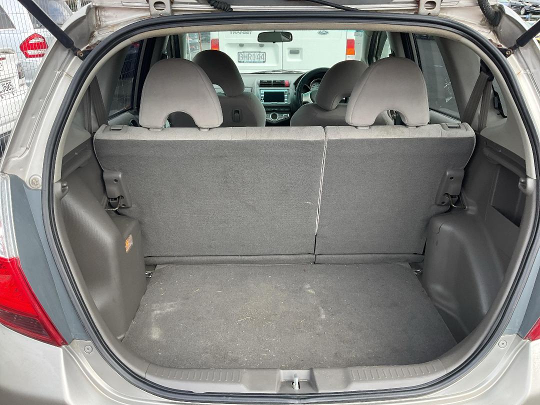 Photo '6' of Honda FIT