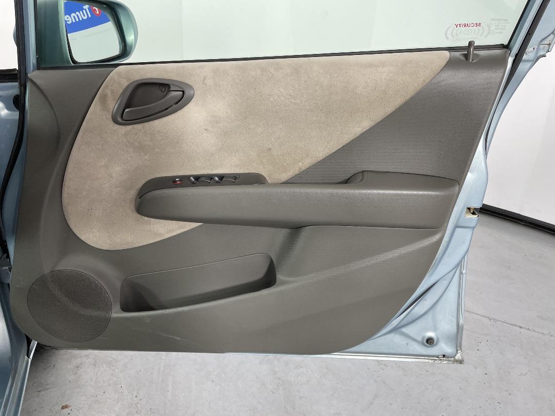 Photo '15' of Honda FIT Photo '15' of Honda FIT