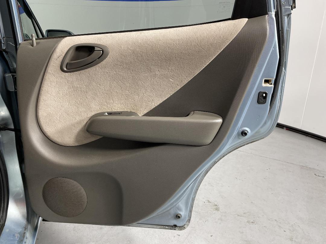 Photo '19' of Honda FIT Photo '19' of Honda FIT