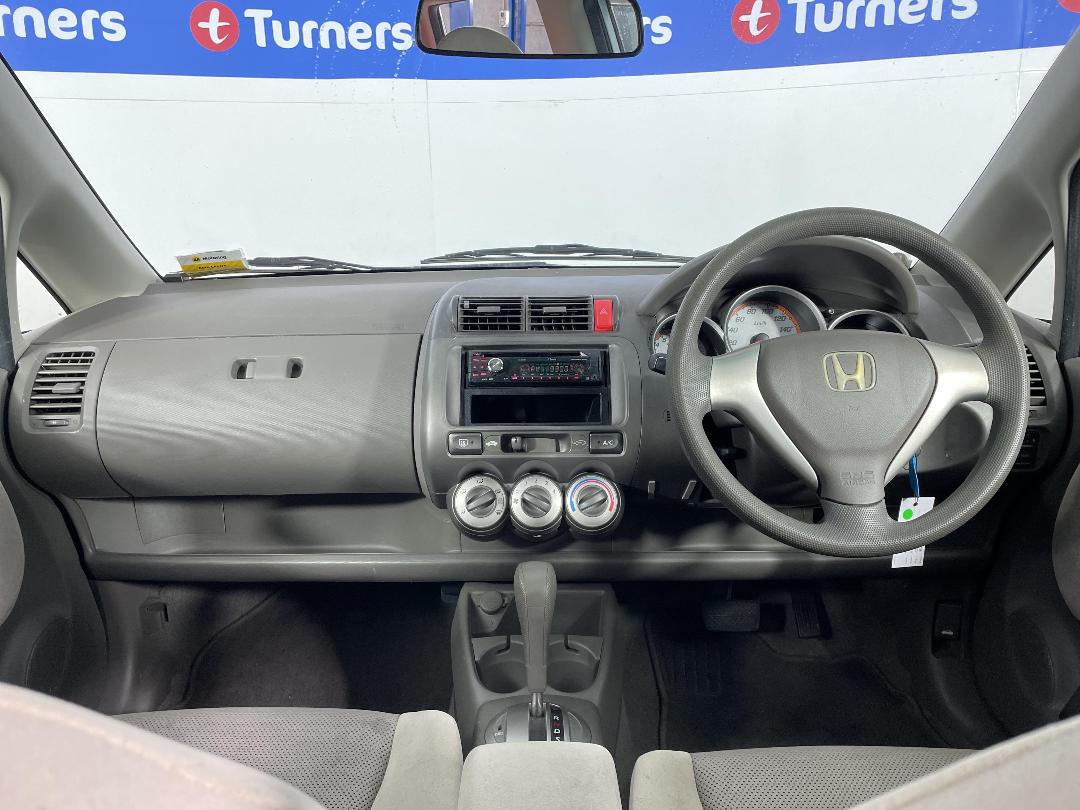 Photo '17' of Honda FIT Photo '17' of Honda FIT