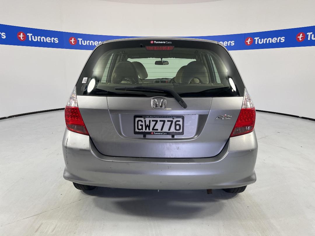 Photo '6' of Honda FIT