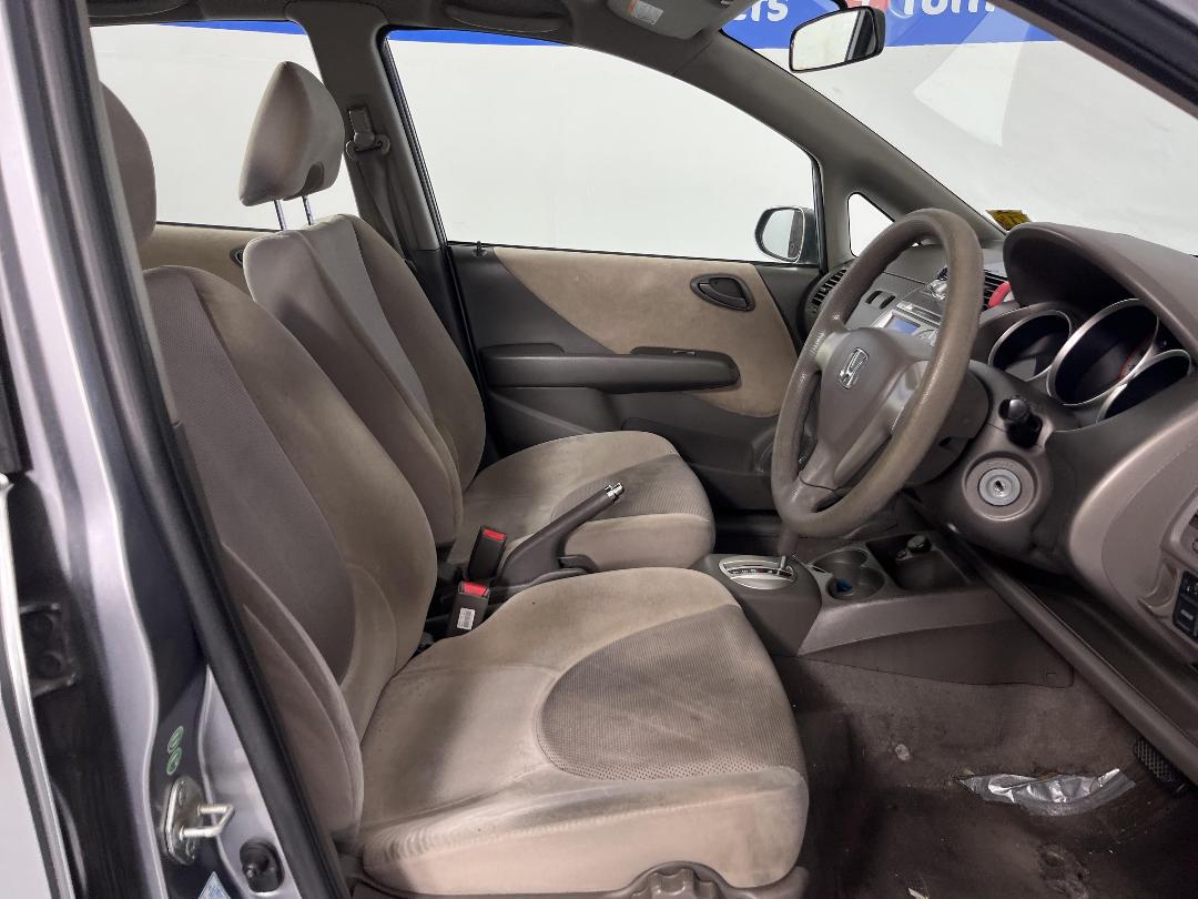 Photo '16' of Honda FIT