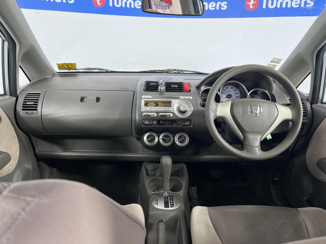 Photo '17' of Honda FIT