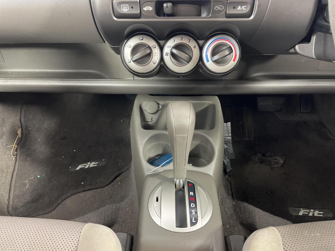 Photo '18' of Honda FIT