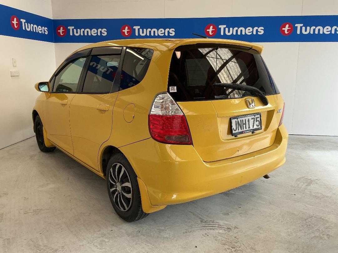 Photo '4' of Honda FIT