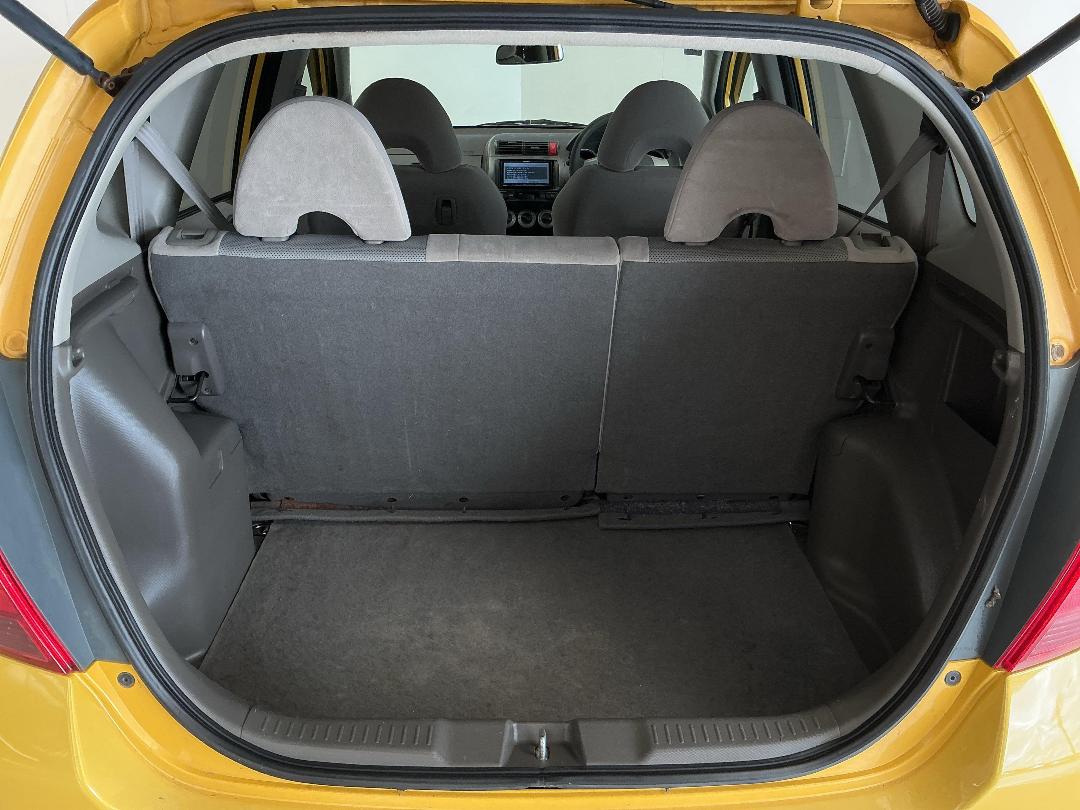 Photo '12' of Honda FIT