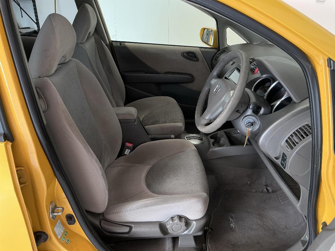 Photo '14' of Honda FIT