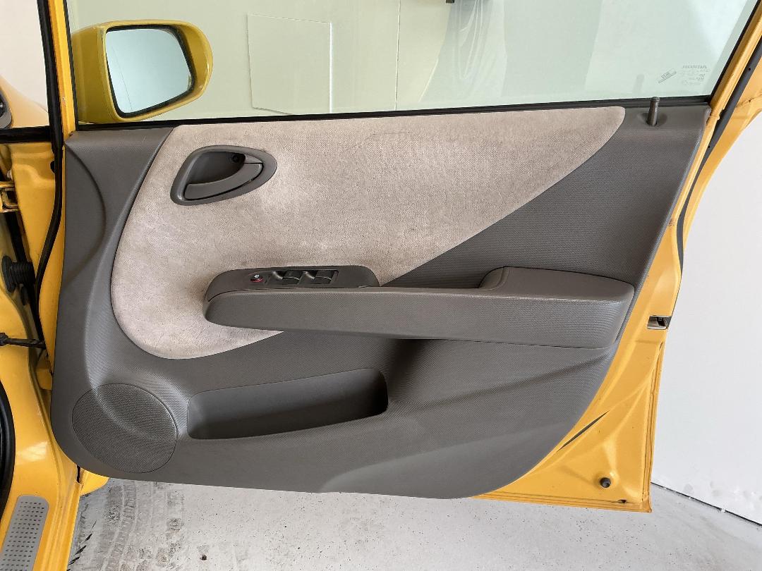 Photo '13' of Honda FIT