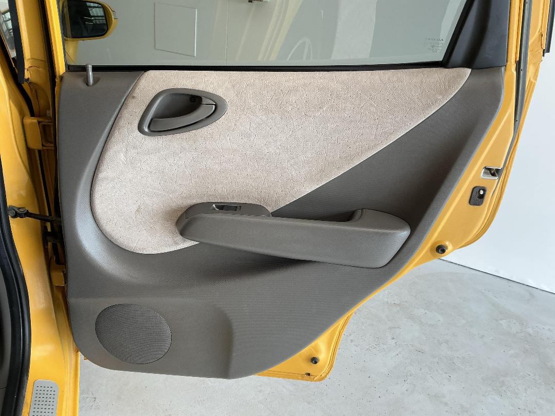 Photo '17' of Honda FIT