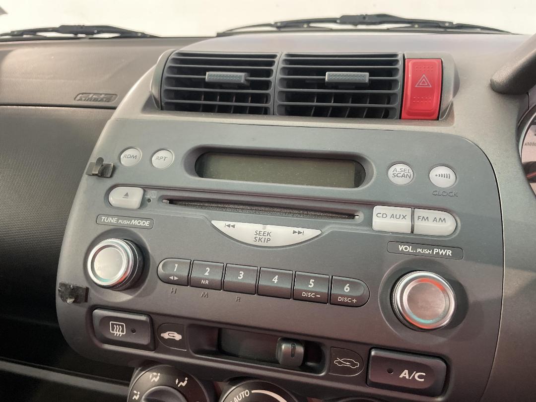 Photo '26' of Honda FIT Photo '26' of Honda FIT