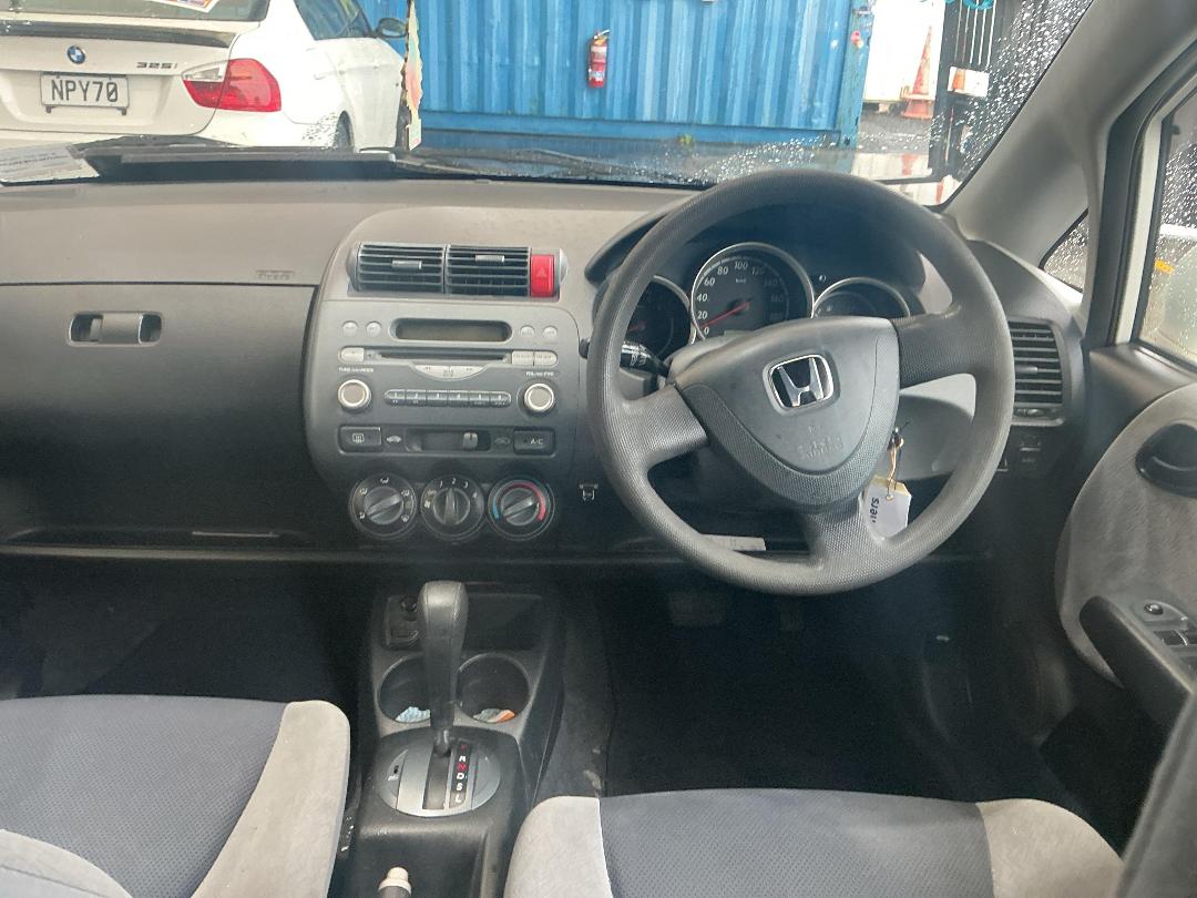 Photo '19' of Honda FIT