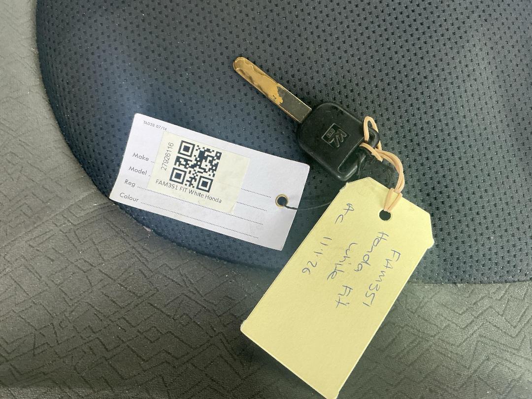 Photo '23' of Honda FIT