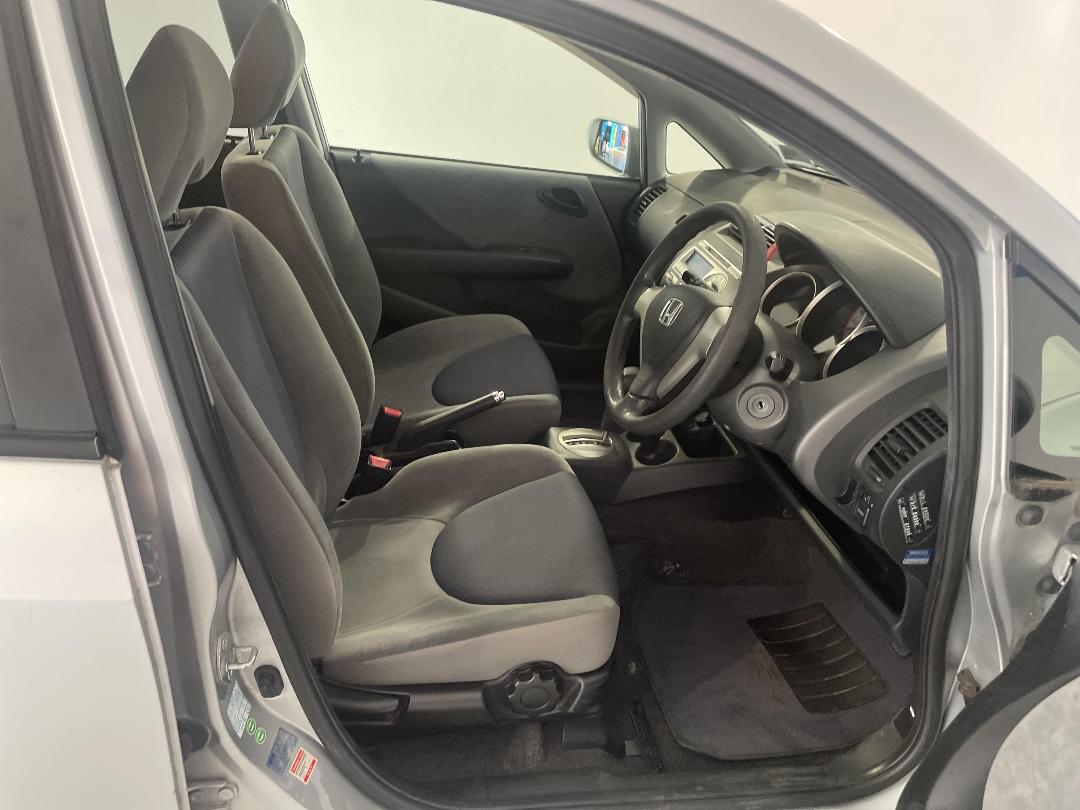 Photo '16' of Honda FIT