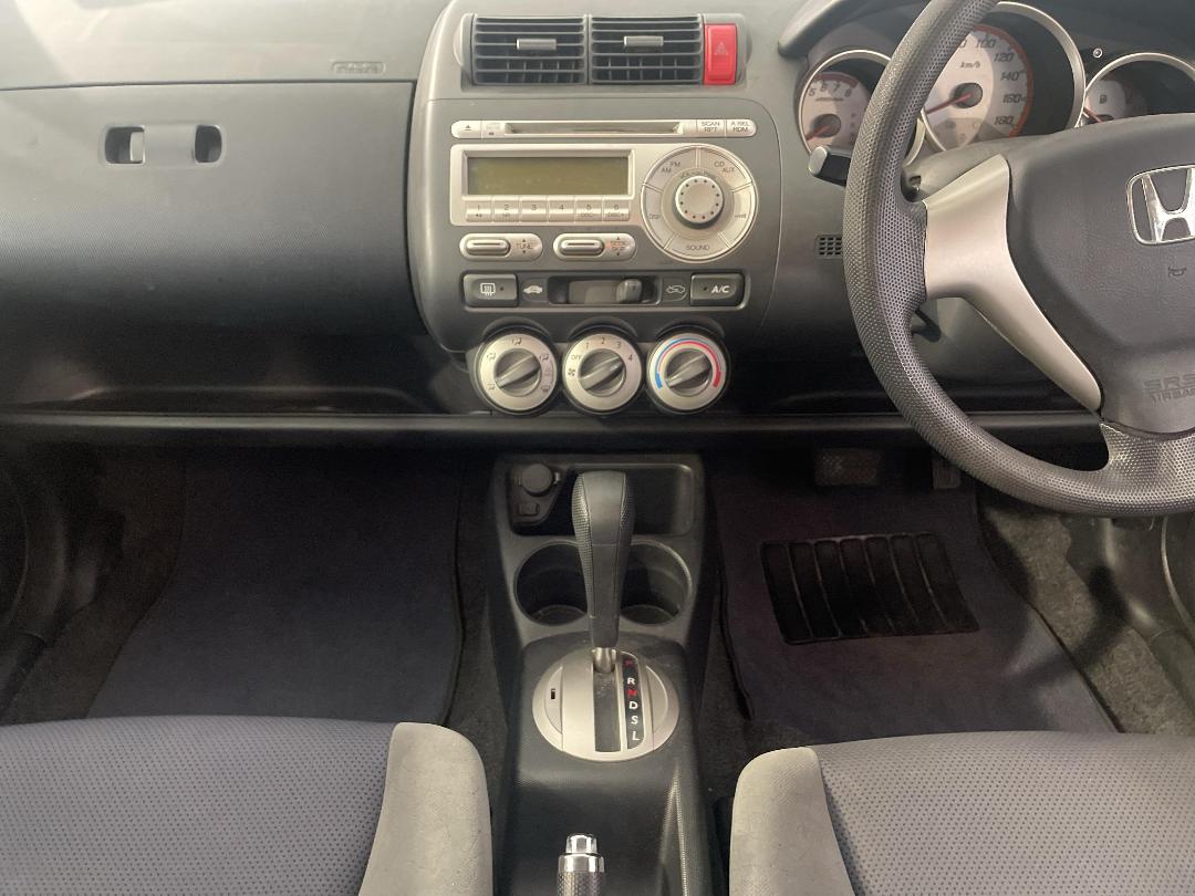 Photo '18' of Honda FIT