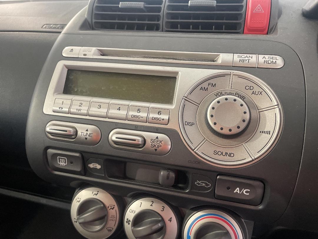 Photo '26' of Honda FIT