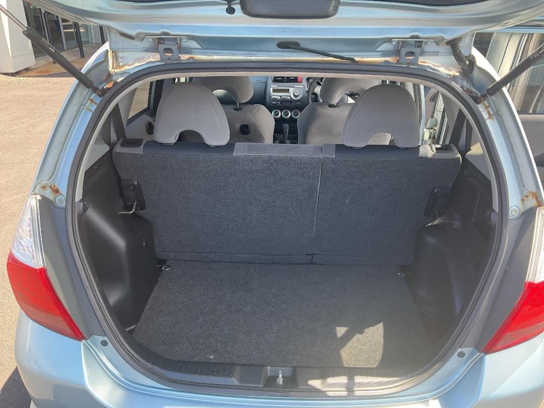 Photo '17' of Honda FIT Photo '17' of Honda FIT