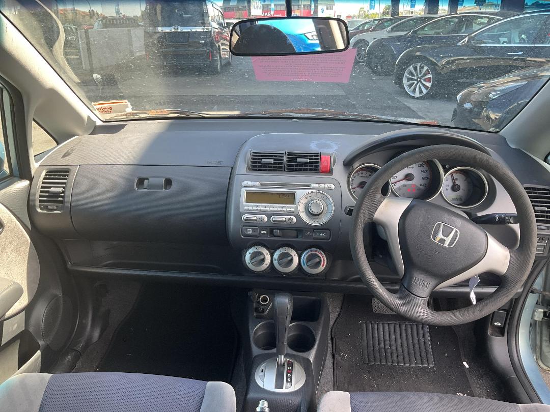 Photo '18' of Honda FIT Photo '18' of Honda FIT