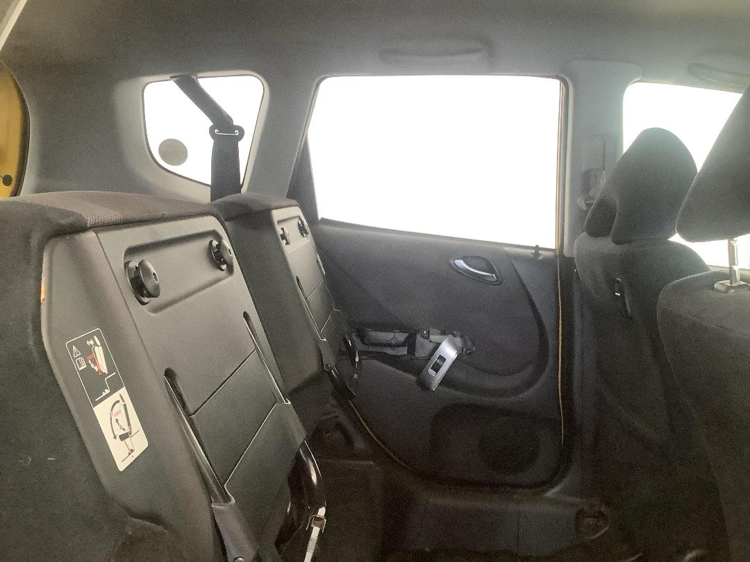 Photo '13' of Honda FIT Photo '13' of Honda FIT