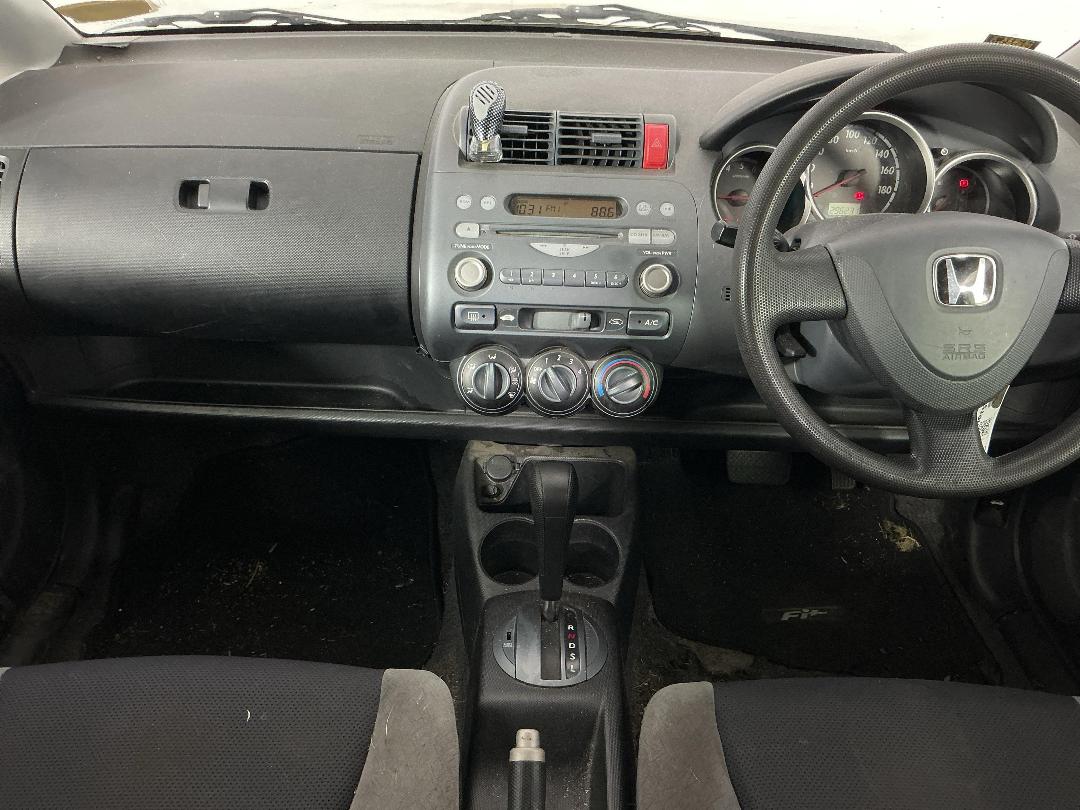 Photo '16' of Honda FIT Photo '16' of Honda FIT