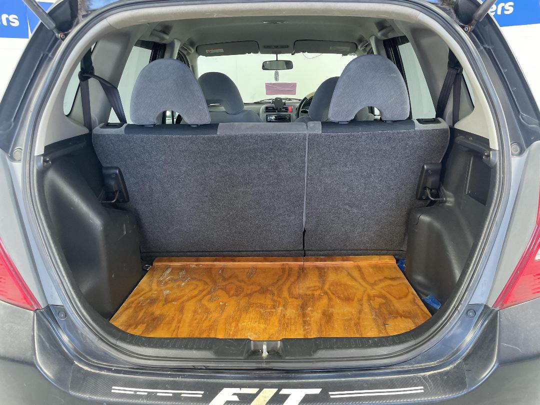 Photo '12' of Honda FIT