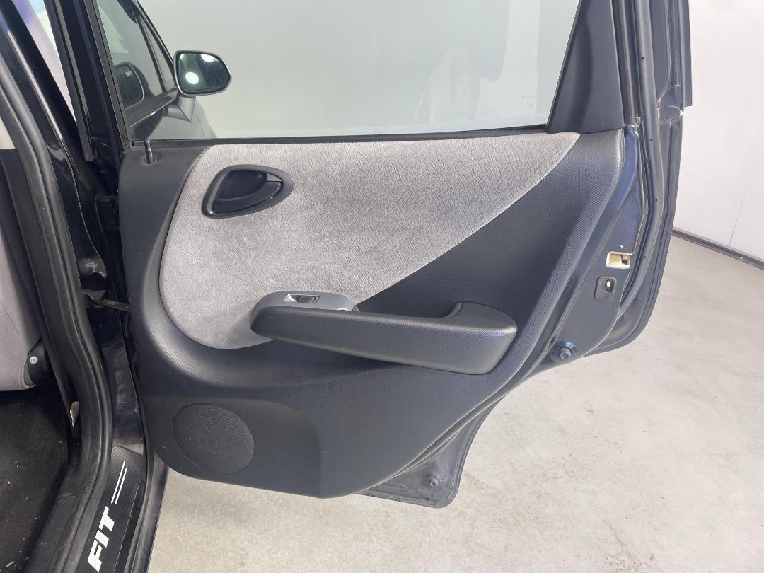 Photo '17' of Honda FIT