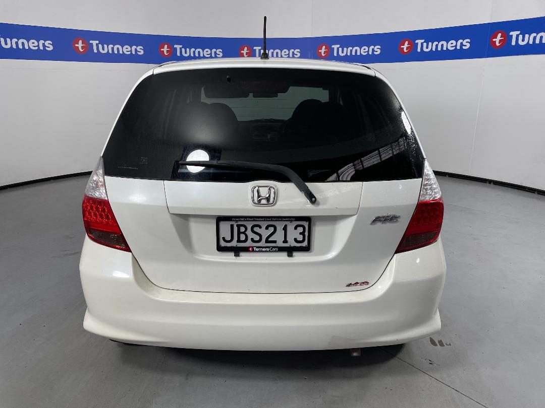 Photo '6' of Honda FIT