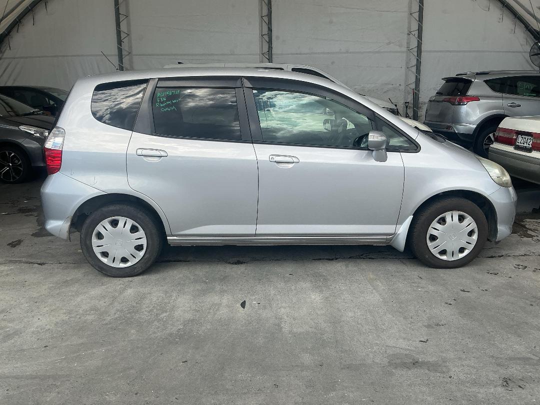 Photo '11' of Honda FIT