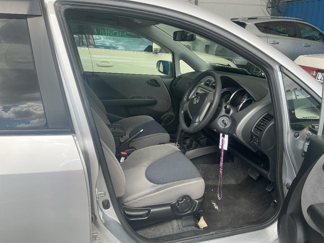 Photo '16' of Honda FIT