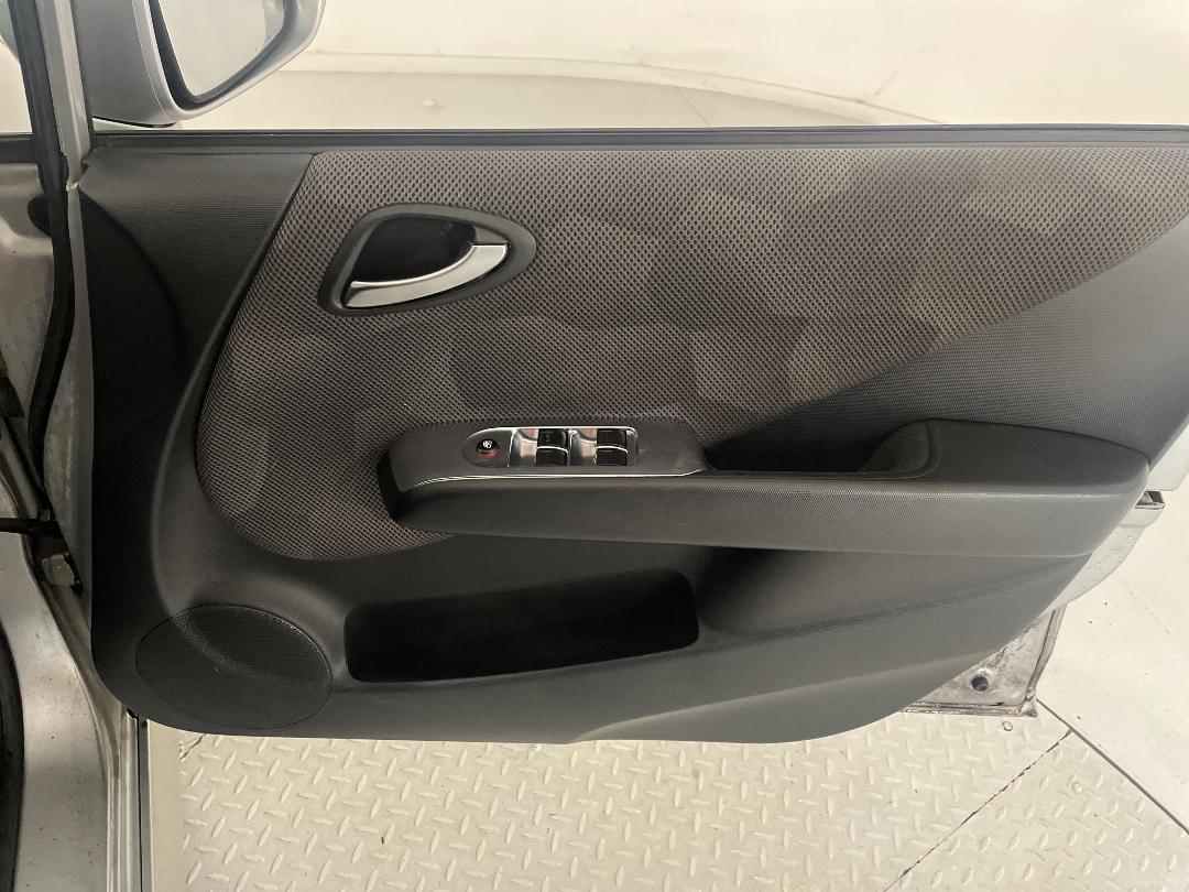 Photo '15' of Honda FIT