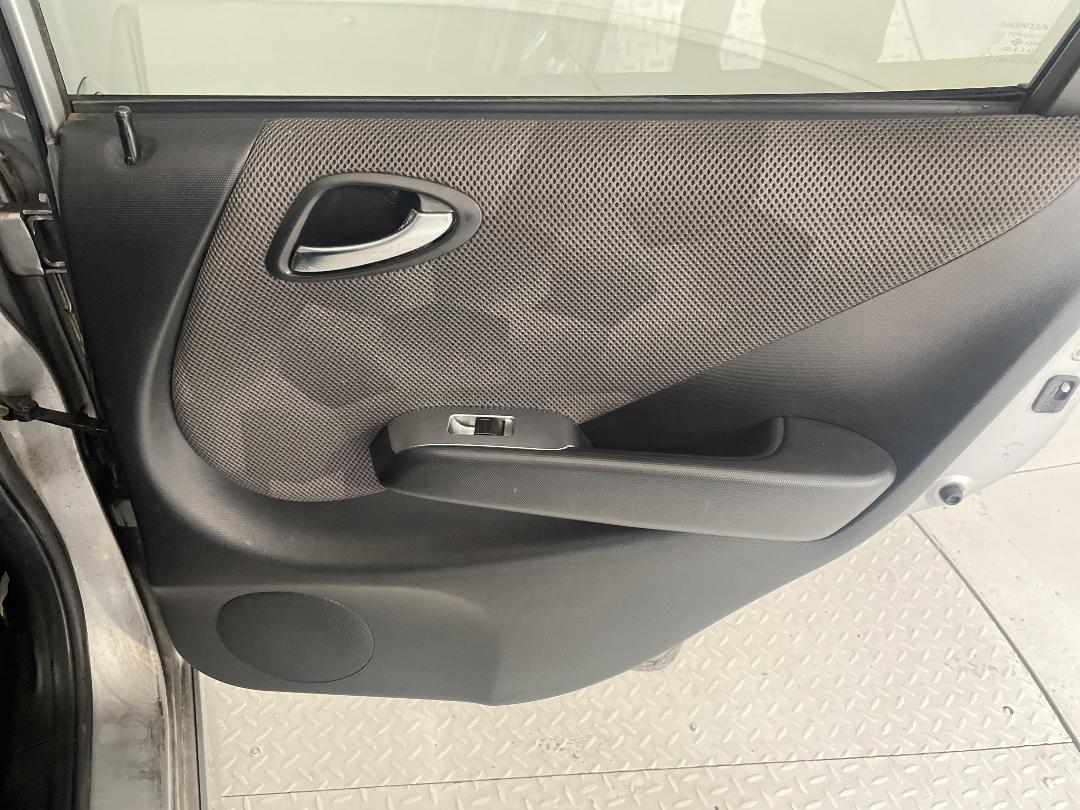 Photo '19' of Honda FIT