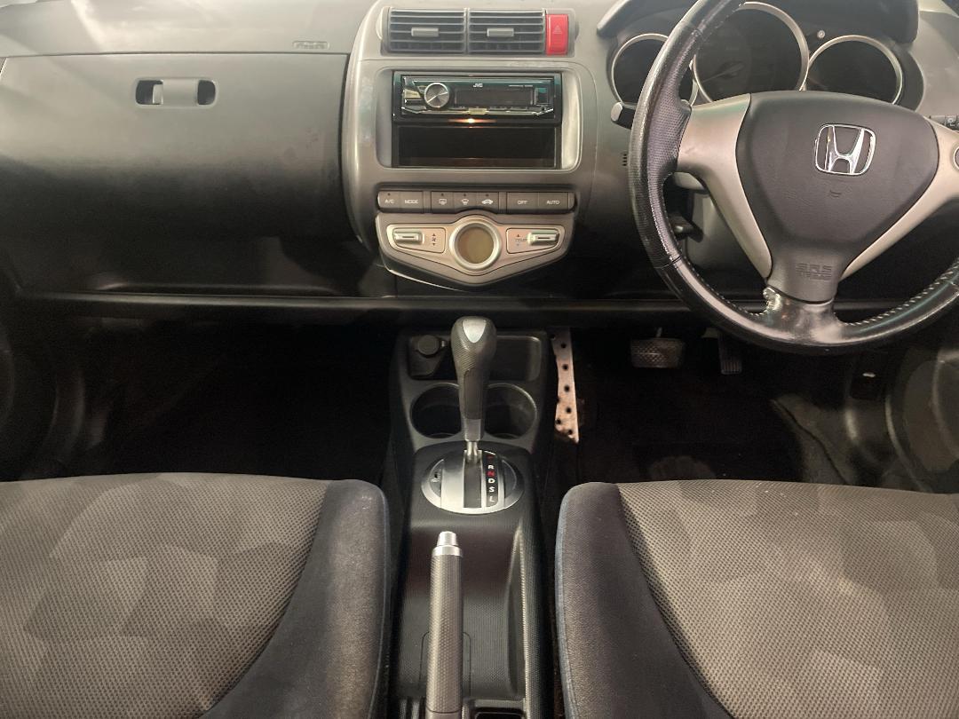 Photo '18' of Honda FIT